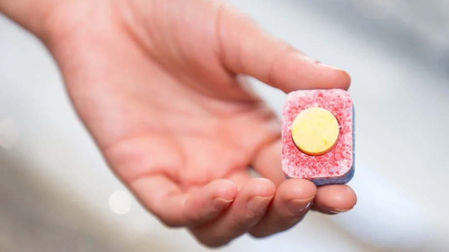 Чиста фурна за 5 минути: Използвайте този трик с таблетка за съдомиялна