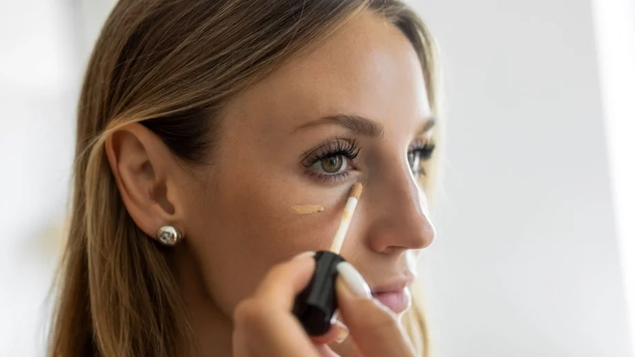 Лесен начин как да премахнете тъмните кръгове под очите