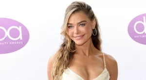 Поредна корекция: Денис Ричардс се показа "преди и след" (СНИМКИ)