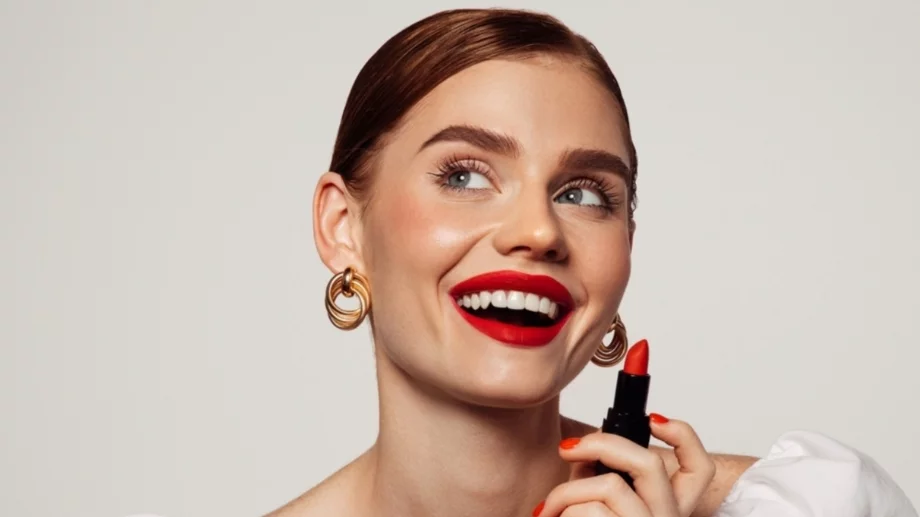 Най-доброто червено червило за вашия тон на кожата