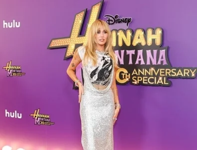 Майли Сайръс издава нова песен до "младото си аз"