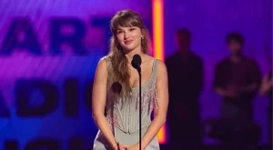 Няма равна: Тейлър Суифт със седем нови музикални отличия (ВИДЕО)