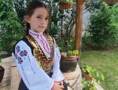 Народна гордост: Малко българче изумява с гласа си (ВИДЕО)