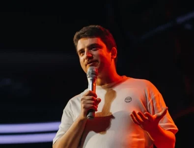 20 бързи въпроса към... стендъп комедианта Петър Евтимов