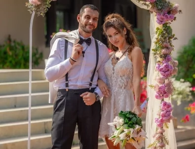 Сватбени церемонии в "Ергенът" и неочаквани нови връзки (СНИМКИ)