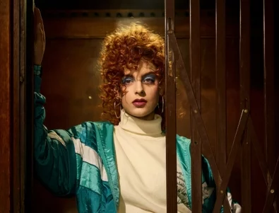 Алена Вергова разказва за любовта и разпада в новата си песен "Още" (ВИДЕО)