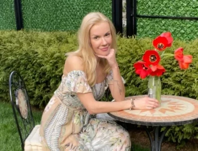 Ретро вдъхновение: Мария Игнатова сподели пленителни СНИМКИ от 90-те