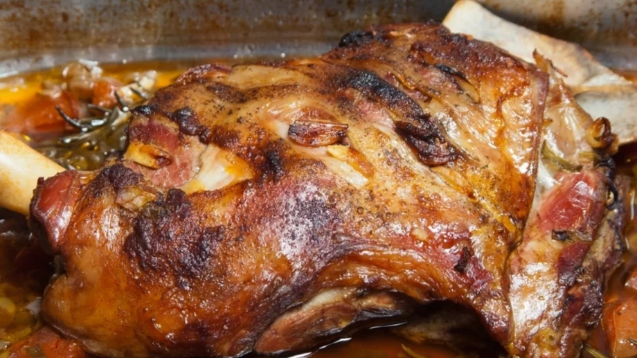 Подготовка за Великден: Топящо се в устата агнешко на фурна (рецепта + трикове)