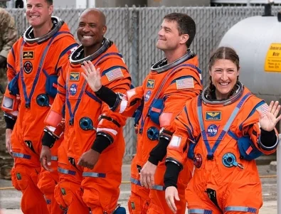 Астроновтите от  "Артемида 2" пратиха първи СНИМКИ от Космоса