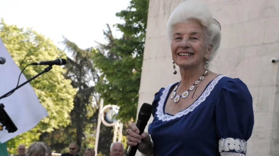 Отиде си голямата народна певица Янка Рупкина