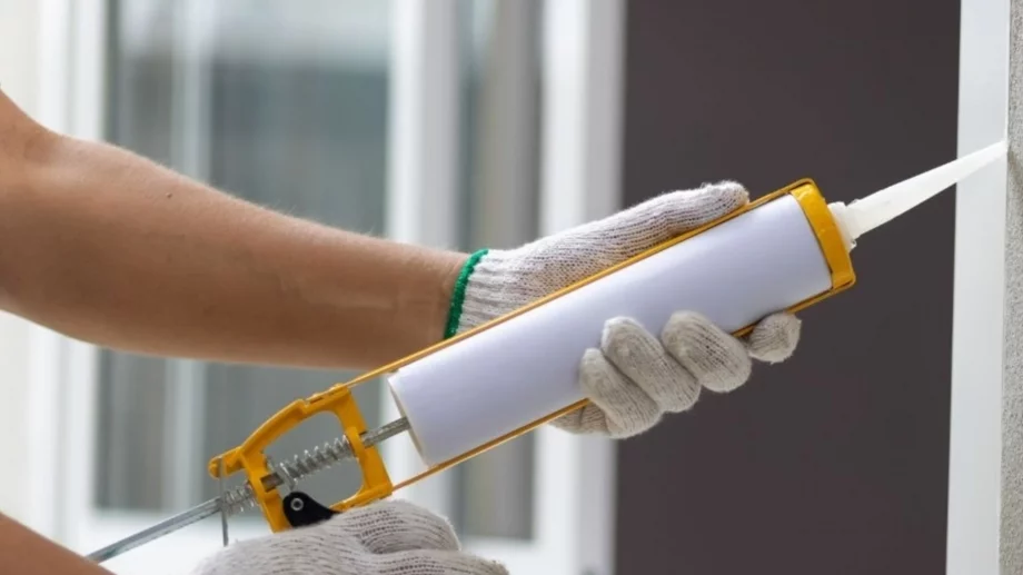 Най-честите грешки при лепене и фиксиране, които развалят резултата