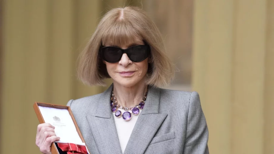 Историческо събитие: Ана Уинтур дебютира на корицата на Vogue, но не сама (СНИМКИ)