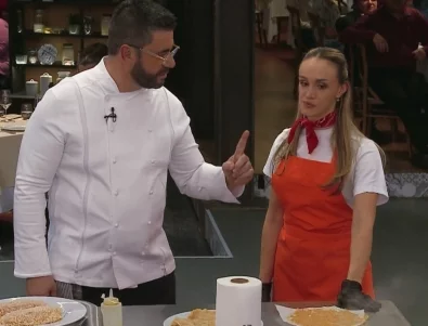 Забранена любов в "Hell's Kitchen": Скандална целувка предизвика голям смут (ВИДЕО)