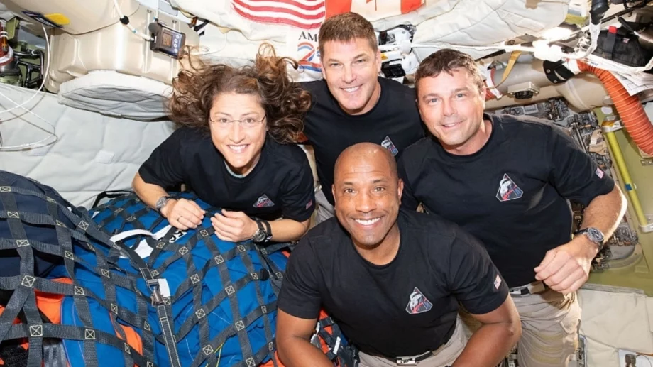 По пътя към дома: Астронавтите от "Артемида 2" са в шок от преживяното (ВИДЕО)