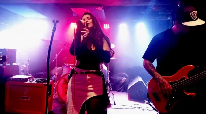 She Doesn't & Jasmine Whale: Няма вакуум и слава богу | ВижMузиката с БМА и SofiaLive