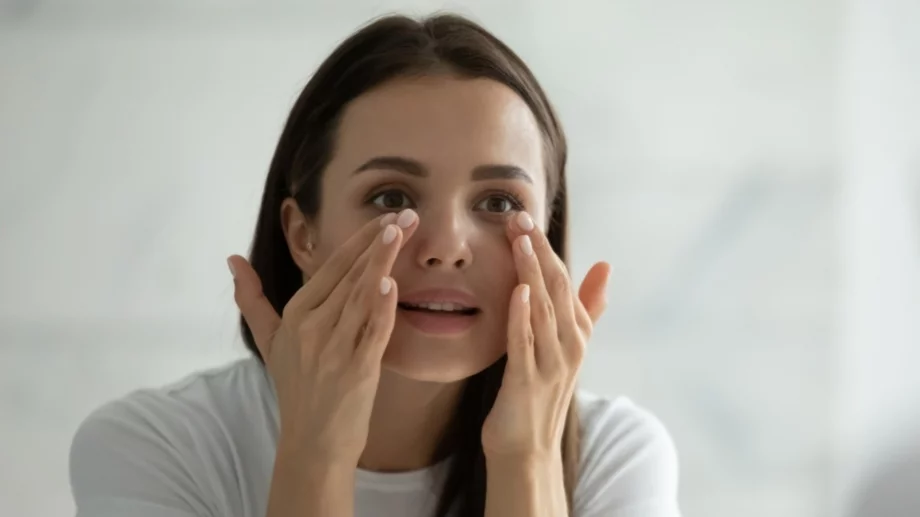 Торбички под очите? Вижте защо пептидите са "вълшебната" съставка, от която се нуждаете