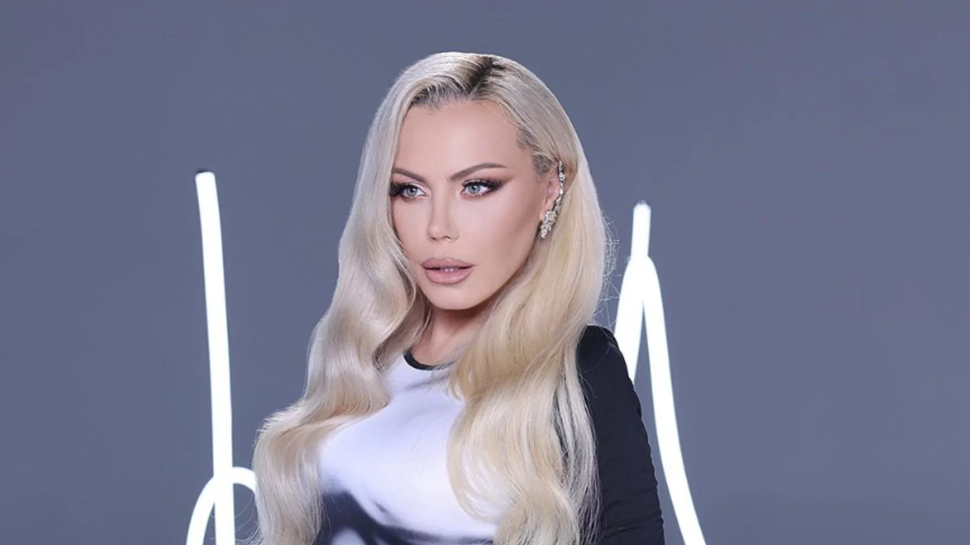 Камелия показа личицето на дъщеря си за първи път (ВИДЕО)