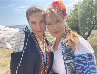 Горчива истина: Дъщерята на Мира Добрева дълго криела кои са родителите ѝ