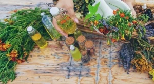 Природата знае най-добре: 5 вълшебни билки за женското хормонално здраве