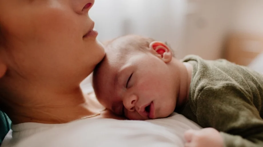 Ето каква е препоръчителната норма за сън при бебетата и децата