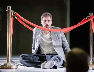 Йерней Лоренци с "Престъпление и наказание" гостува в Народния театър