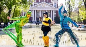 Cirque du Soleil е вече тук. Акробатите се разходиха из София