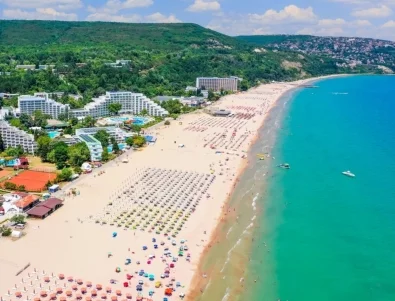 Рекорд за българското Черноморие: Отличиха 32 плажа и пристанища със "Син флаг" за чистота