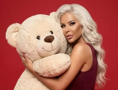 Певицата Андреа открива благотворителна изложба с нейни творби