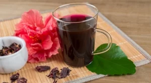 Ботокс в чаша? 3 чая за стегната кожа и естествен блясък