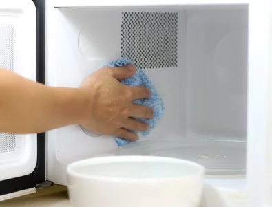 От мръсотията в микровълновата фурна няма да остане и следа: Топ триковете, които наистина работят