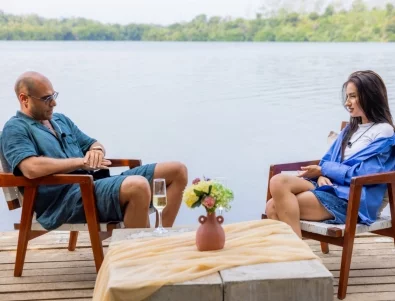 Любовен триъгълник в "Ергенът": Една жена предизвика сблъсъка на сезона (ВИДЕО) 