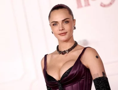 Не само модел, но и певица: Кара Делевин тръгва на турне (ВИДЕО)