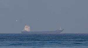 Кораб на Maersk премина Ормузкия проток под ескорт на САЩ