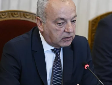 Премахват автоматичното увеличаване на заплатите във властта