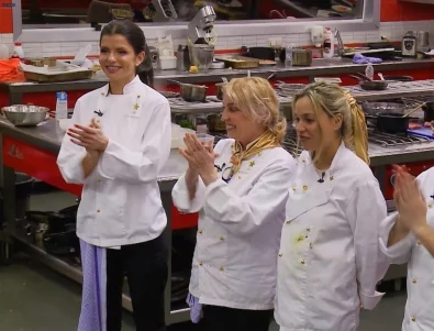 Звездна дама в "Hell's Kitchen" с голям план за кулинарно развитие