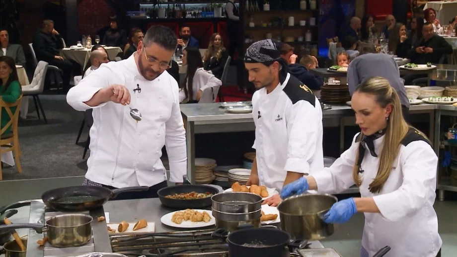 Любов след "Hell's Kitchen": Трифонова застана до Събков в бяла рокля (СНИМКИ)