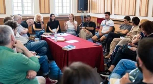 Валентин Ганев и Теодора Духовникова в постановката "Физика на тъгата"